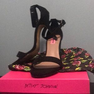 Betsey Johnson dress sandal